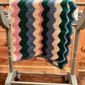 Vintage Colorful Zigzag hand Crocheted Baby Blanket Unisex Green Blue Pink Cute